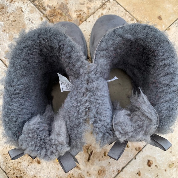 Grey bailey bow UGGs - Picture 2 of 7